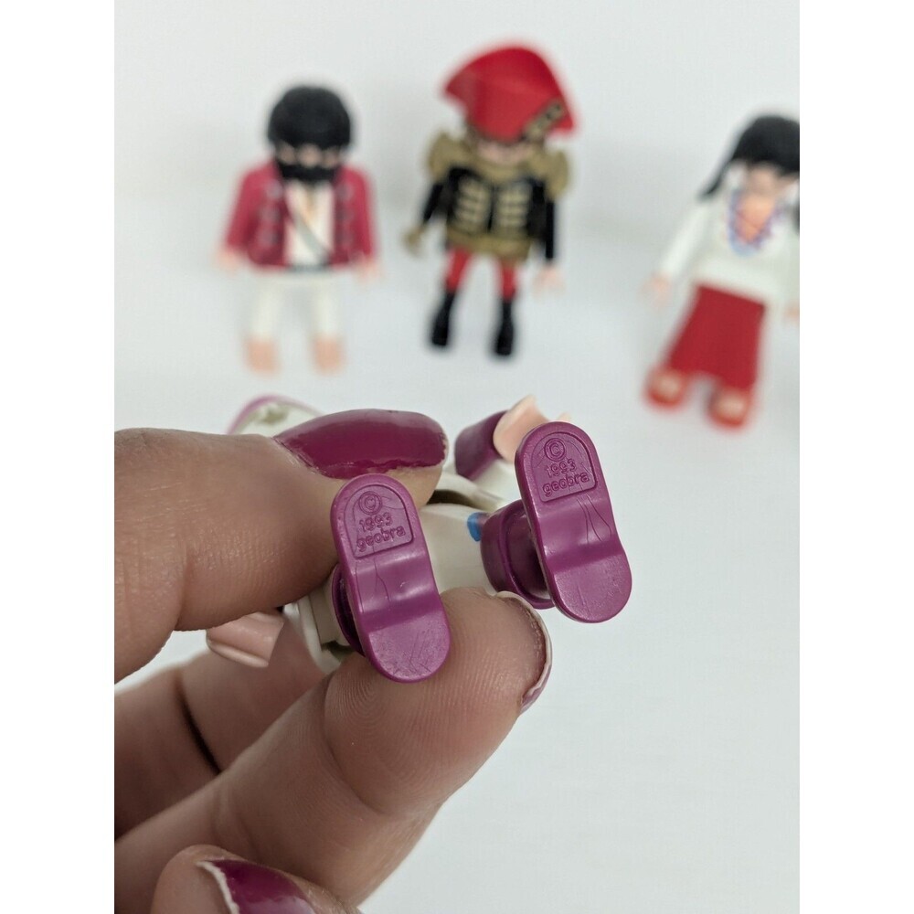 Playmobil PIRATE SHIP BOAT LOT 5 Figures Men Women Hats - Picture 5 of 5